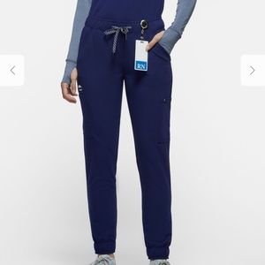 Jaanuu mesh enhanced jogger scrub